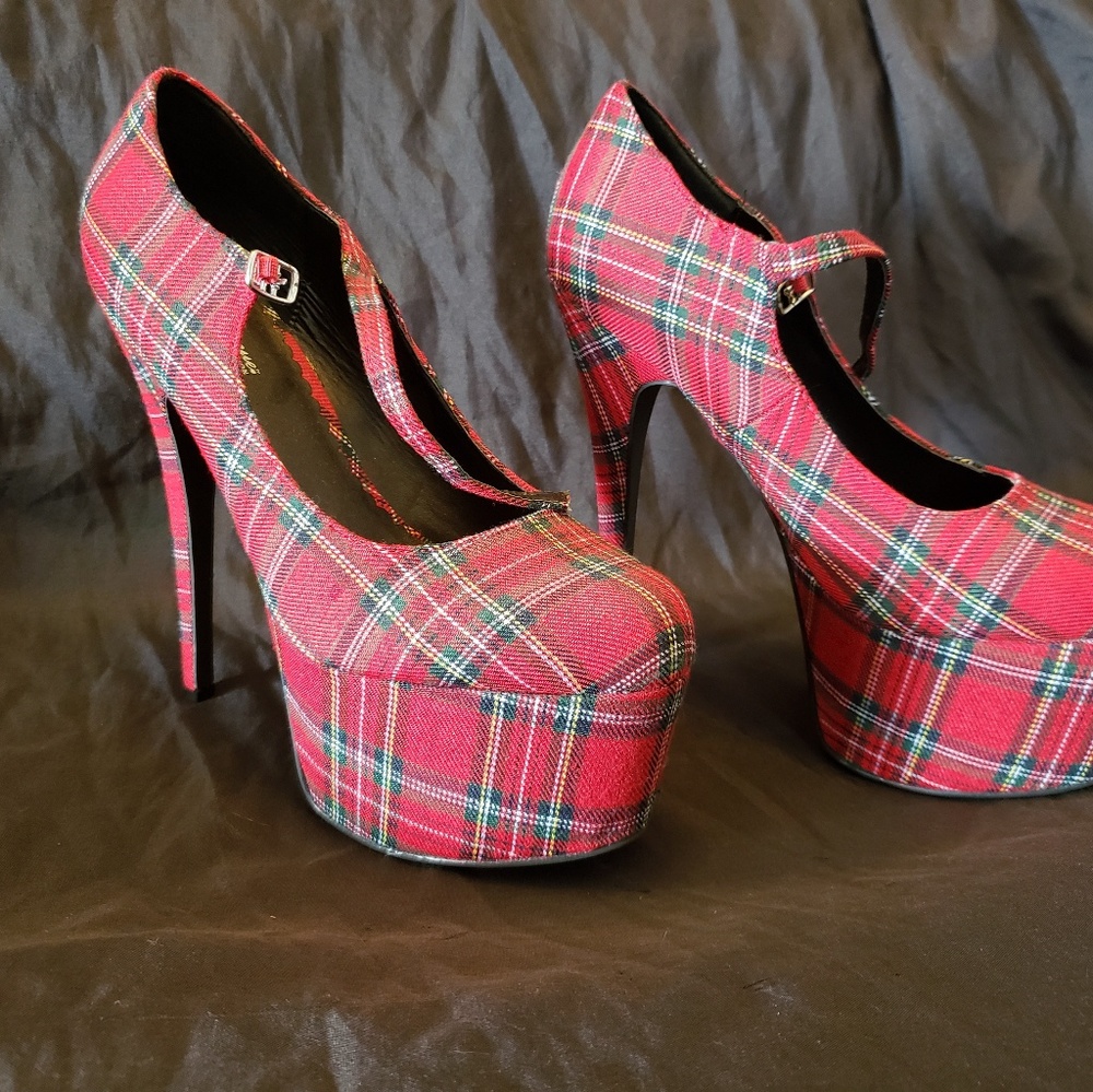 Leg Avenues Plaid Heels *NWT*